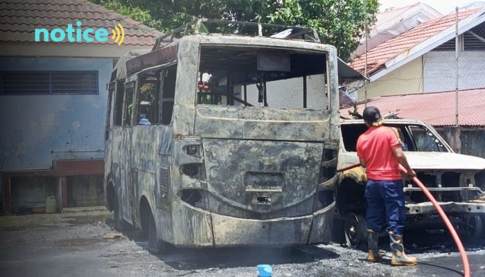 2 Unit Kendaraan Dinas di Ternate Ludes Terbakar