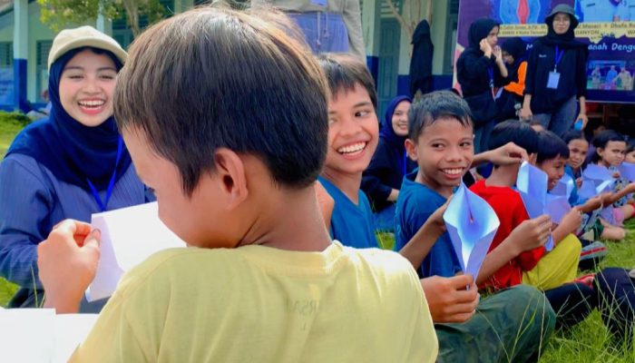 Trauma Healing Anak Pasca Banjir Ternate