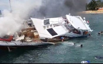 Speedboat Beny Laos Terbakar, Rombongan Kampanye Terjun ke Laut